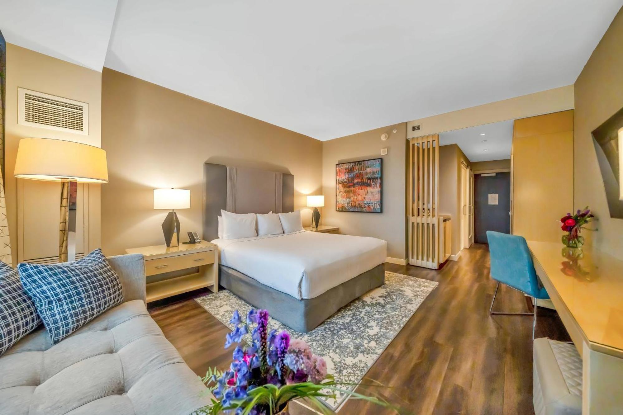 Deluxe King Room